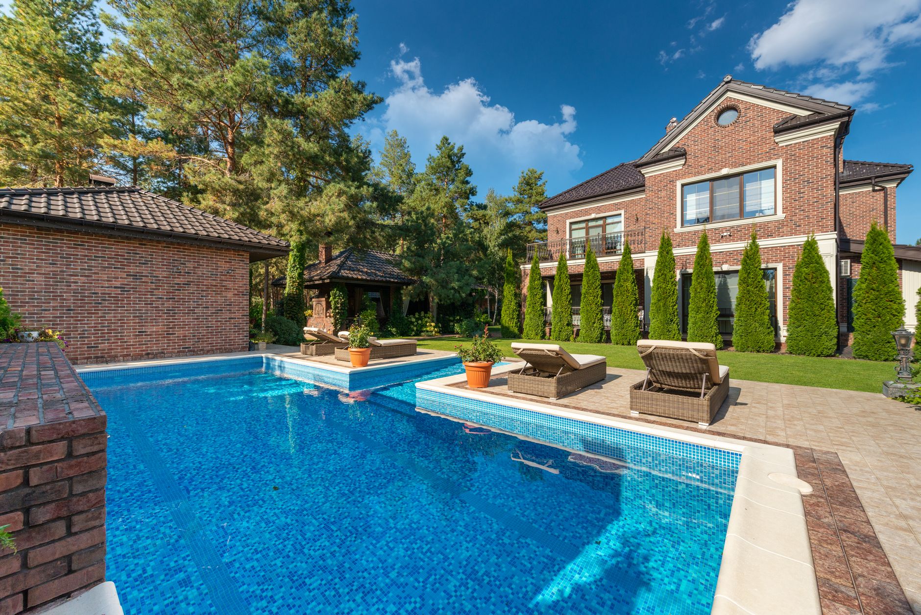 Elegant luxury houses for sale showcasing modern design, spacious interiors, and stunning views.